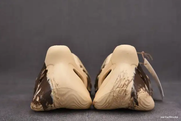 RNNR Cream MX Clay Foam Yeezy Adidas GX8774 0525